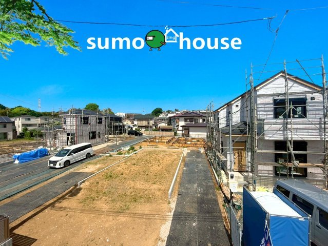前面道路含む現地写真です