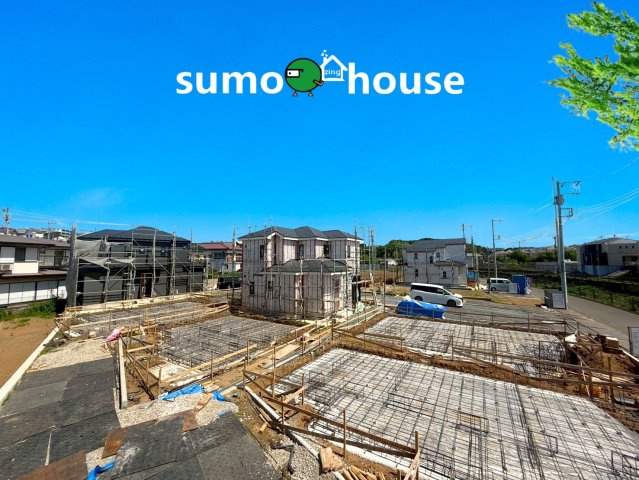 前面道路含む現地写真です