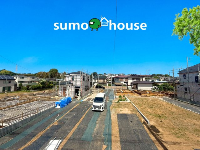 前面道路含む現地写真です
