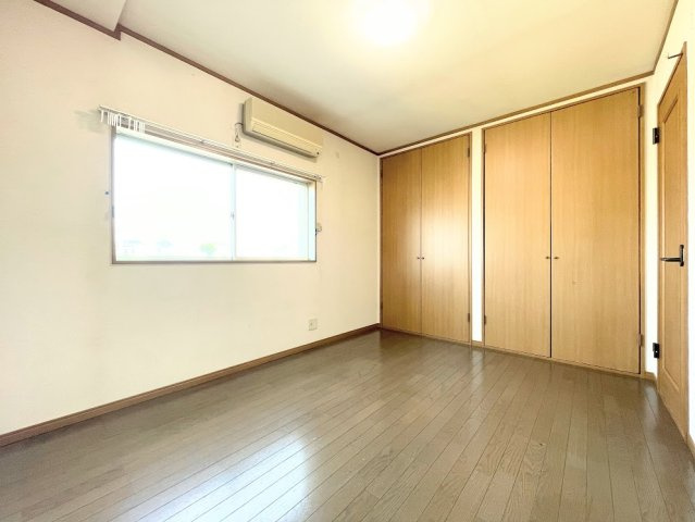 ◆柔らかい陽光が差し込む明るいお部屋を演出する設計。彩光の取れる窓が気持ちの良いお部屋を創り上げます。