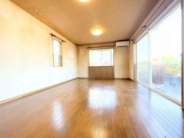◆リビングは一日中太陽の光が射し込みます。家族が集まる空間は、自然と笑顔が溢れます！