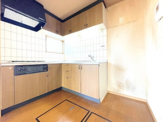◆ご家族みんなで調理ができる位のスペースを実現したキッチン空間となっております。みんなで作った料理を召し上がりながらの会話は、どのような物になるのでしょうか。