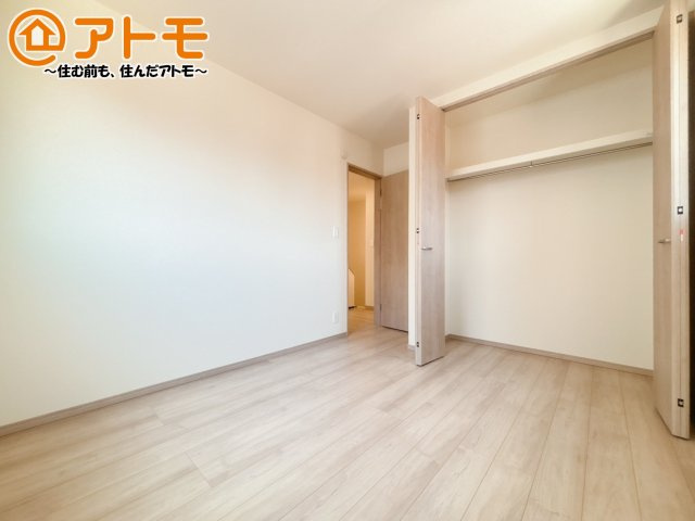各居室に収納がついているので、部屋の中をすっきり見せることができますね！