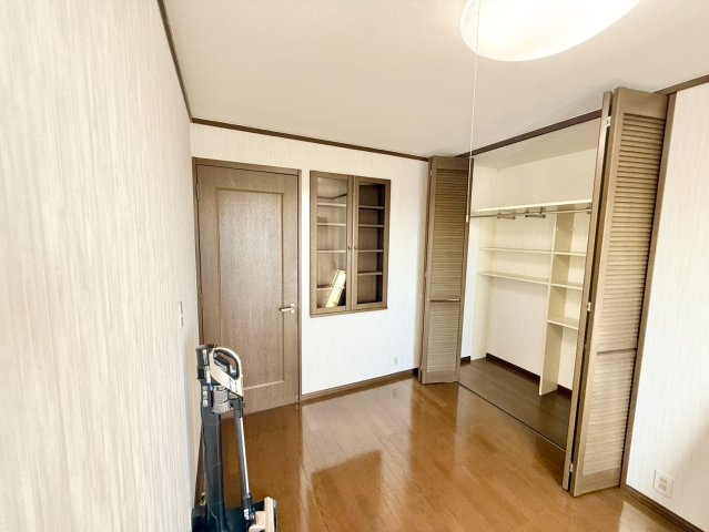 フローリングなのでお掃除がラクラク♪約6帖の広々としたお部屋です♪（2026/5/10撮影）