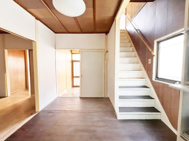 ※物件写真は一部、AIによる画像処理を行っており家具や備品が削除されております。現況とは異なることをご承知ください。