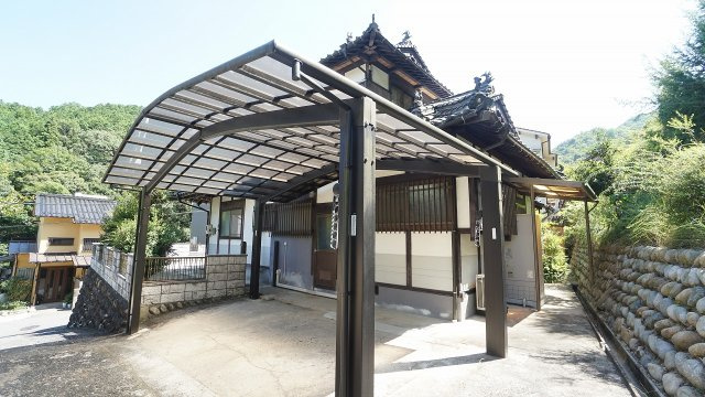 ◎ワイドカーポート付き駐車場