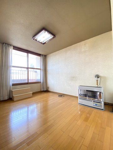 【江別市幸町の洋室】