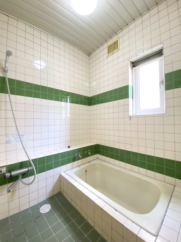 【江別市幸町の浴室】