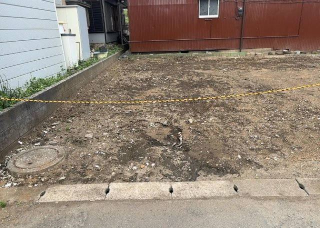 土地を買う際、住む地域の自治体や福祉の補助制度にも注目してみましょう。子供や老人の医療補助やゴミ出しのルールなど、自治体によってルールに大きな違いがあるため、暮らしやすい土地で判断するとよいでしょう。