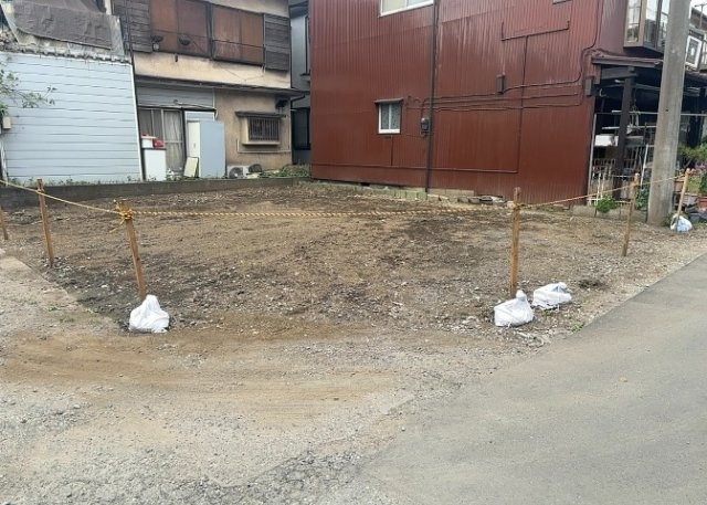 物件の詳細については、現地を見てわかること以外に、役所や法務局などで調べないとわからないことがあります。そのため、現地に行く場合は、もしこの物件を買ったらどのような生活ができるかをイメージしましょう。