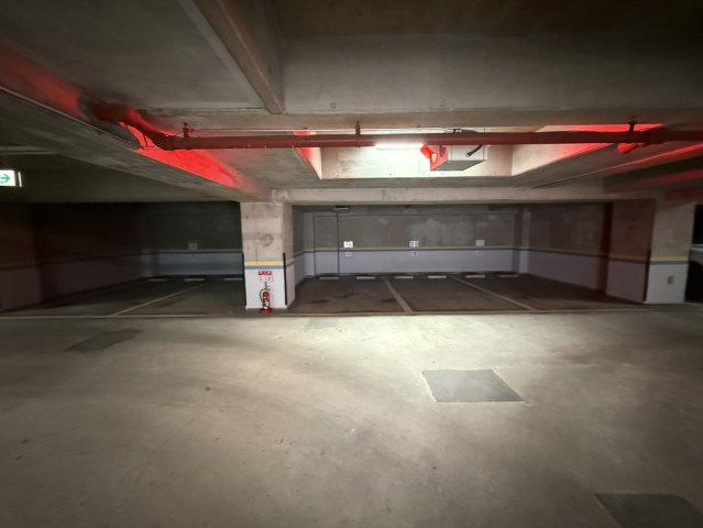 敷地内駐車場です。都度空き状況の確認が必要です。