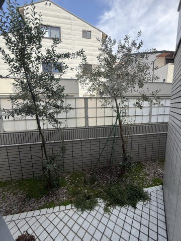 専用庭・テラス部分です。