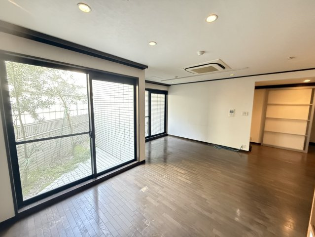 1階につき専用庭やテラス付のお部屋です。