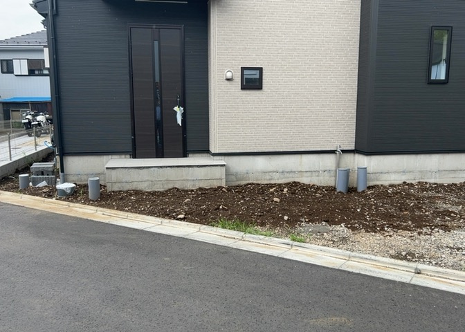 木造住宅とは土台、壁、柱など建築物の強度を支える構造体の材に木が使用されている構造を指します。構造体は建物の自重を支えるだけではなく風圧や水圧、積裁荷重などあらゆる衝撃に耐えるための基礎です。