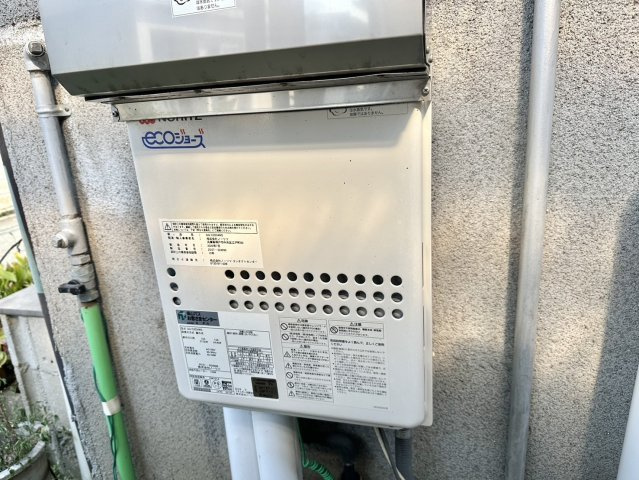 こちらの物件はecoジョーズが備わっております。省エネ性能が高く、光熱費の節約に貢献する給湯器で、排熱を効率的に再利用することで、環境にも優しく、経済的にお湯を使えるのが魅力です。