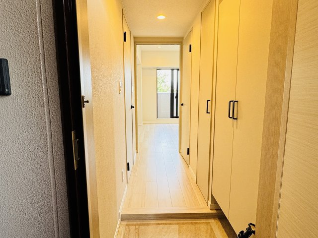 ～大容量収納可能な、天井高シューズクローゼット～