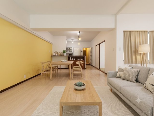 このお部屋の一番の魅力は、なんといってもこの広さ！大きなソファやダイニングテーブルを置いても余裕があります。ペットにとって開放感は重要です。自然と家族が集まる、そんなポカポカした空間になります。
