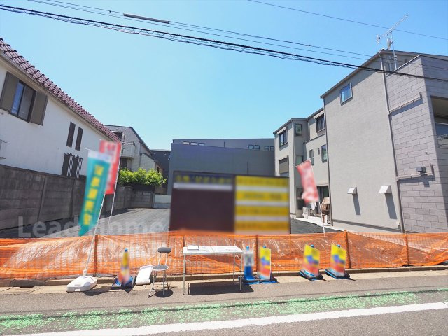 見通しが良くすっきりとした現地の様子です！季節の移ろいを感じながら伸び伸びと過ごせる住環境です♪