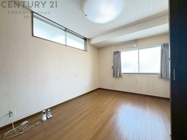 リラックスできるプライベート空間で、快適な睡眠をサポート。個人の好みに合わせたインテリアや寝具で心地良さを追求。プライベートな時間を過ごし、リフレッシュする場所におすすめです。　