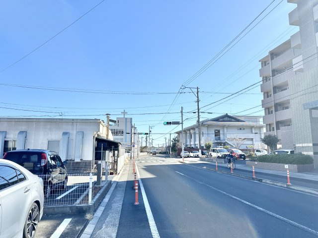 前面道路東側を向いて撮影しました！