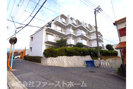 ファミール八事の外観