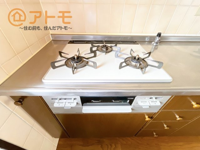 3口コンロは使い勝手がよくお料理も楽しくなりそうです♪