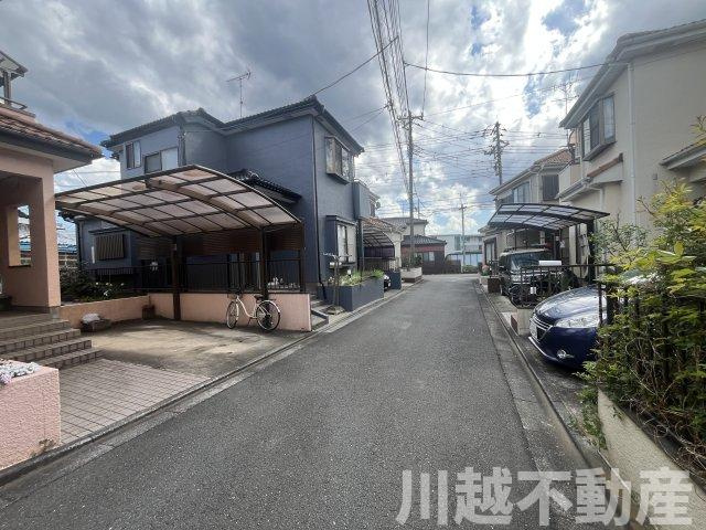 前面道路含む現地写真です