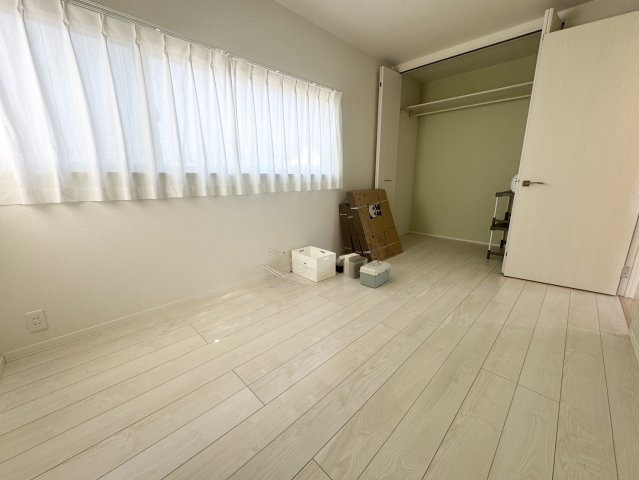 ゆったりした洋室です