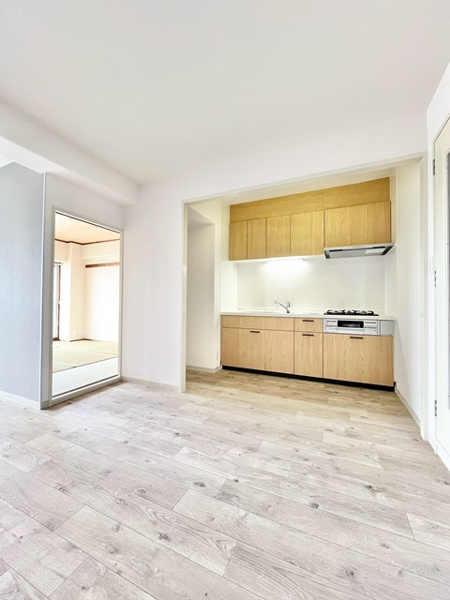 日商岩井緑地公園マンションのダイニングキッチン