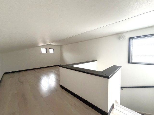 屋根裏収納です