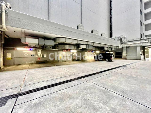 【敷地内駐車場】最新の空き状況や費用などの詳細は担当スタッフまでお問い合わせください。