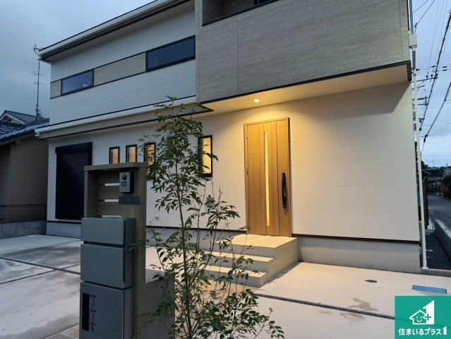 周辺は落ち着いた街並みの住宅地！子育てがしやすい住環境です！