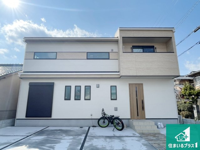 周辺は落ち着いた街並みの住宅地！子育てがしやすい住環境です！