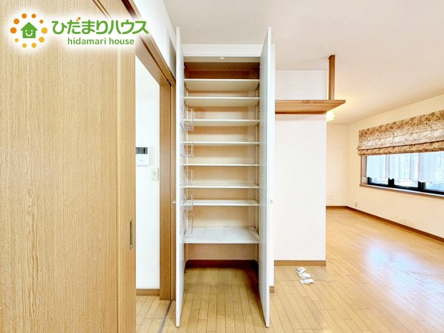 収納完備でリビングもラクラクお片付けできちゃいます！(*^-^*)