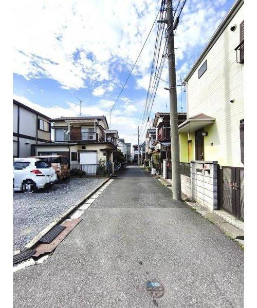 前面道路は車通りが少なく安心！