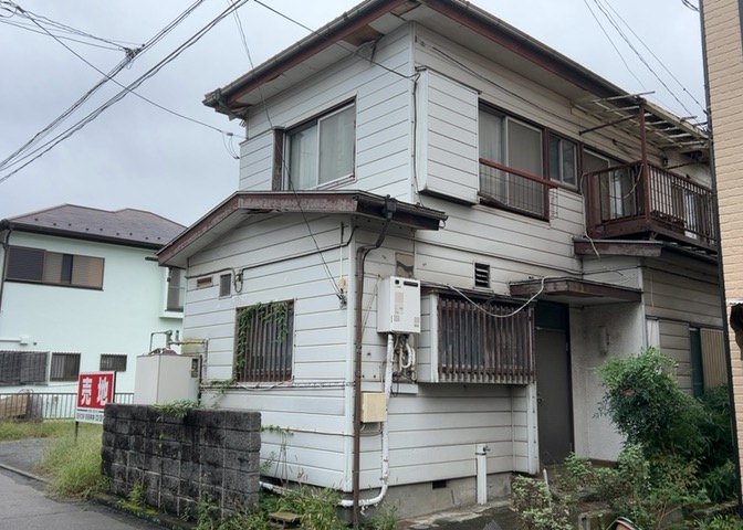 隣家の土地はどうなっているのか、生活利便施設が近くにあるのか、学校まで近いかなど、お客様のライフスタイルにあわせたイメージが重要です。また、近くにあると困る施設が近くにないかも確認するといいでしょう。