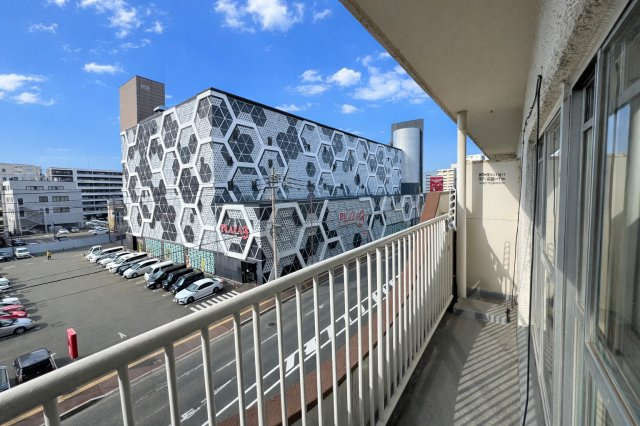 広々としたバルコニーです