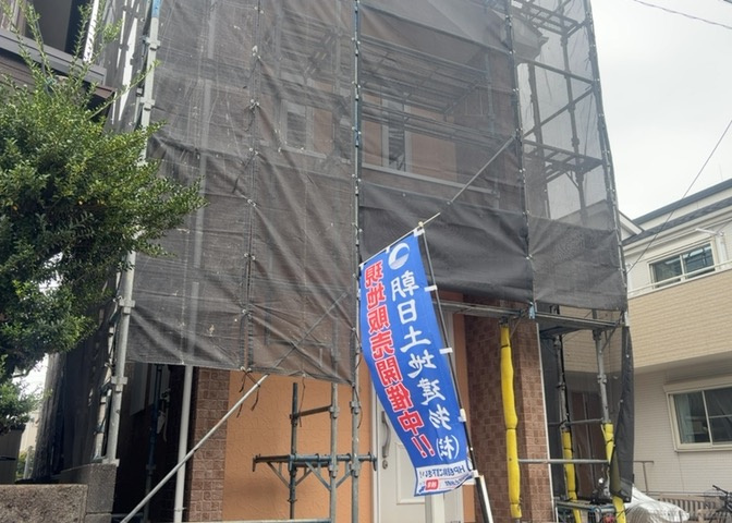 隣家の土地はどうなっているのか、生活利便施設が近くにあるのか、学校まで近いかなど、お客様のライフスタイルにあわせたイメージが重要です。また、近くにあると困る施設が近くにないかも確認するといいでしょう。