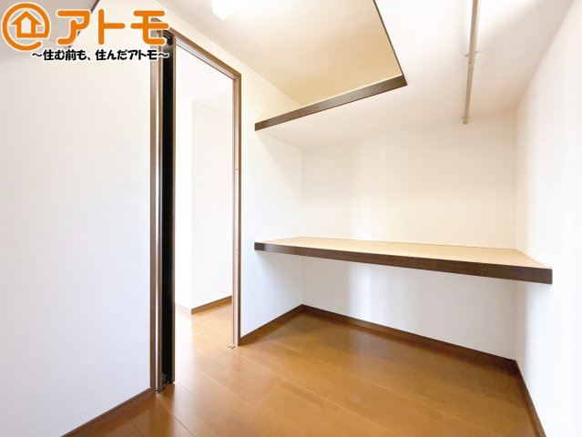 収納家具を減らせる容量の大きなクローゼット♪