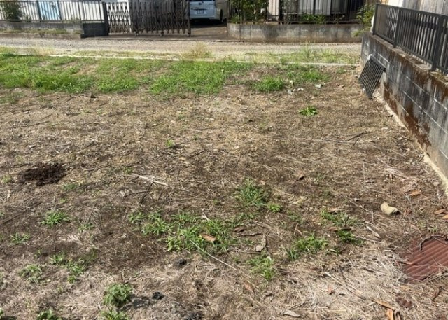 土地を買う際、住む地域の自治体や福祉の補助制度にも注目してみましょう。子供や老人の医療補助やゴミ出しのルールなど、自治体によってルールに大きな違いがあるため、暮らしやすい土地で判断するとよいでしょう。