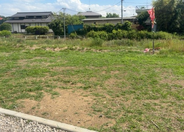 隣家の土地はどうなっているのか、生活利便施設が近くにあるのか、学校まで近いかなど、お客様のライフスタイルにあわせたイメージが重要です。また、近くにあると困る施設が近くにないかも確認するといいでしょう。