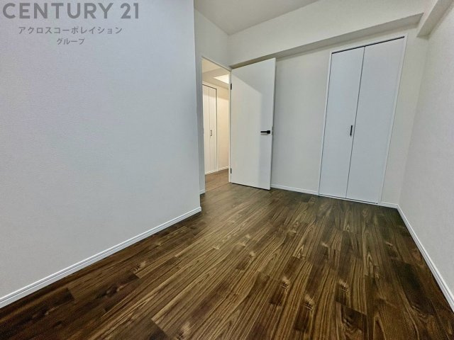 子供部屋…創造性や成長を促す遊びの空間を提供。学習や趣味に集中できる環境を整えます。個別のプライベートスペースは自己表現と自立心を育み、心地よい睡眠環境を整えリラックスできる場所を提供。