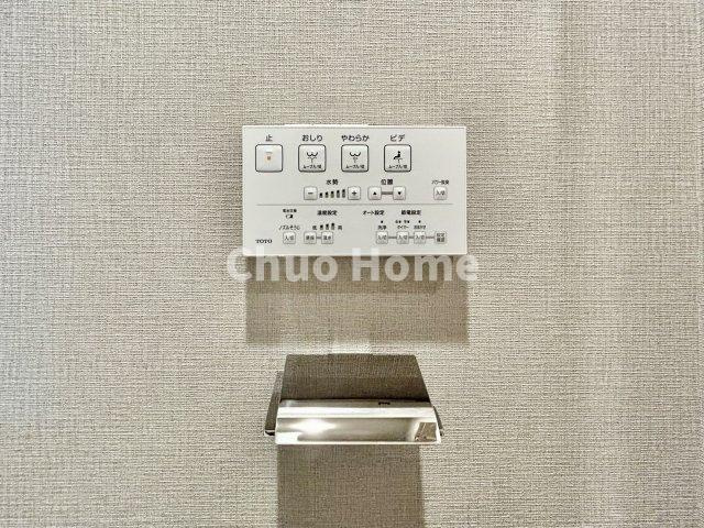 【ウォシュレット】清潔に使いたいお手洗いには最適な設備です。もちろんウォームレットも標準装備です。