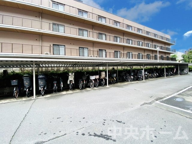 【自転車置き場】最新の空き状況や費用などの詳細は担当スタッフまでお問い合わせください。