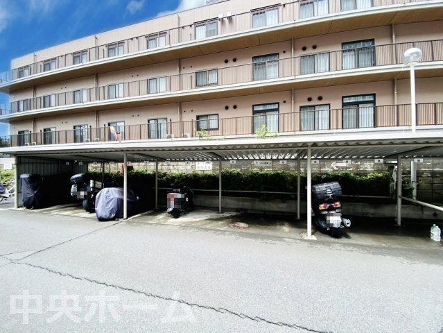 【バイク置場】最新の空き状況や費用などの詳細は担当スタッフまでお問い合わせください。