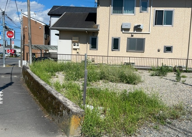 人が暮らすうえで日光は大切な要素となります。日当たりの良さは譲れないポイントですね。併せて近くに大きな建築物の建築予定がないか、あるいはそれが可能な土地が近くにないか事前に確認することもお勧めします。