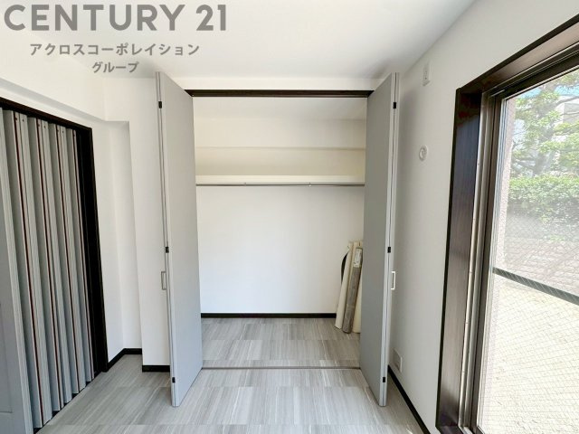 衣類やアクセサリー、小物類の収納が便利で整理整頓がしやすく、部屋の美観を保ちつつ、スペースを最大限に活用できます。衣服のしわやダメージを防ぎ、長持ちさせることができます。　