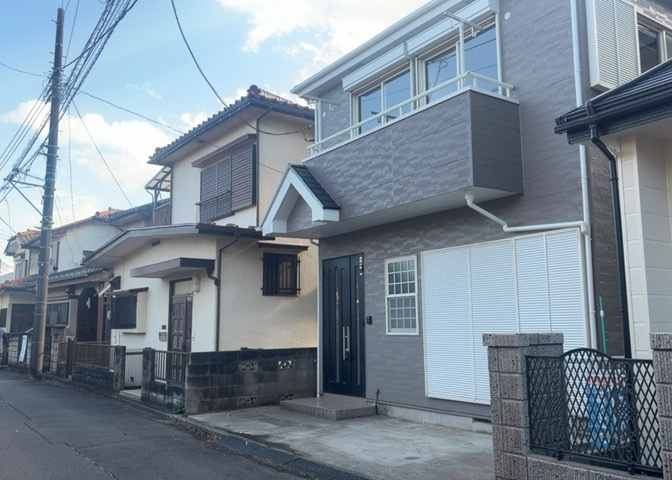 お持ちの車種によっては前面道路が広い方が便利でしょう。しかし、前面道路が広ければその分交通量が多くなるため、騒音などが気になる場合があります。実際に現地を見学し、周辺交通量や騒音などを確認しましょう！