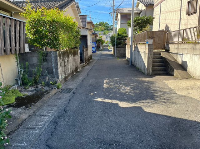 前面道路はセットバックが必要です。