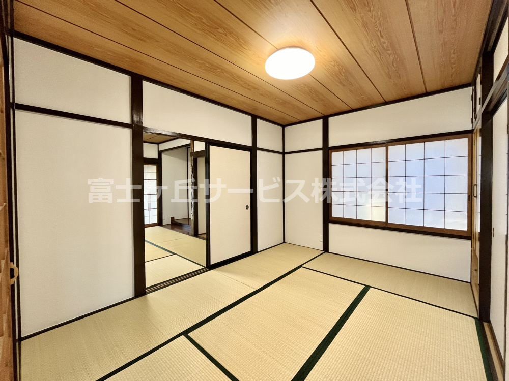 寝室にも便利な和室6帖